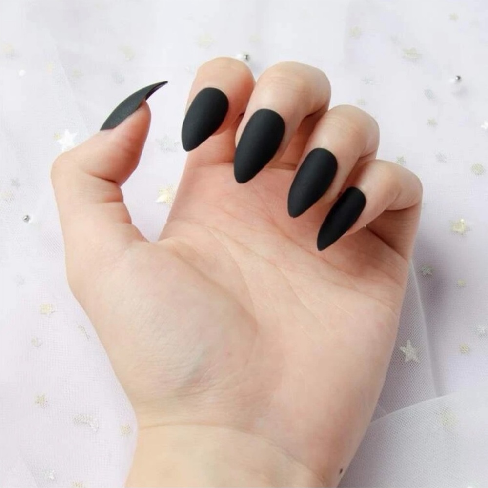 24 Piece Medium Black Almond Shape Press on Nails - Picture 5 of 7